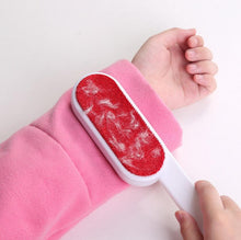 Load image into Gallery viewer, Clothes Brush Fluff Lint Remover