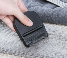 Load image into Gallery viewer, Mini Lint Remover Manual Cleaning Tool